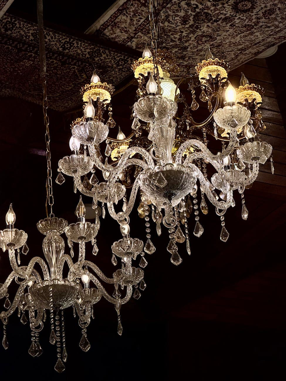 الإضاءة المثالية: كيف توفر على أنواع منزلك